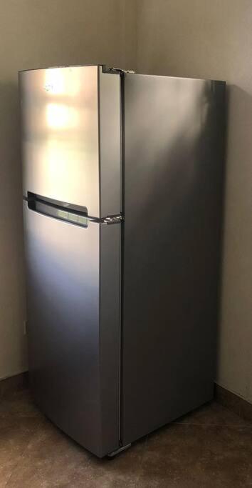 Kelly'S Studio Apartment - Rental Near Airport, Amenities And Bus Route Saint Philip Esterno foto